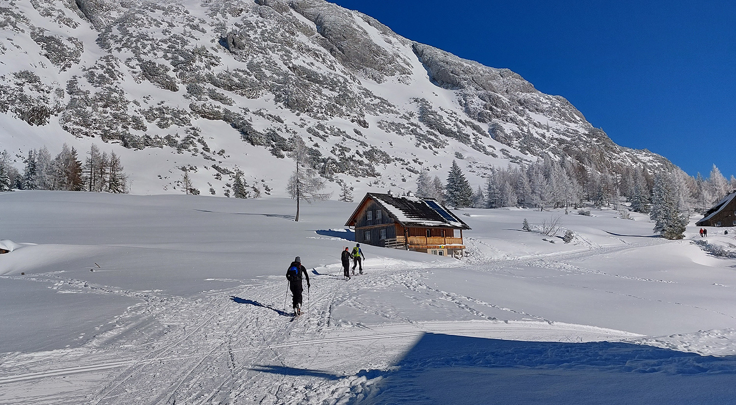 direkt auf den Ski zur Gindlhütte